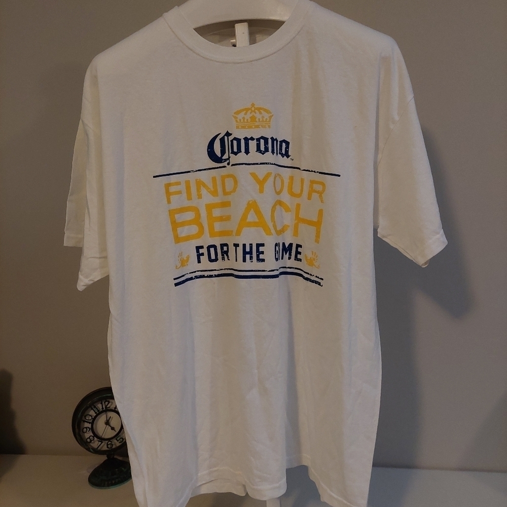 Gilden Corona Beer White Shirt Size XL Graphic‎ Crew Neck Short Sleeve Shirt